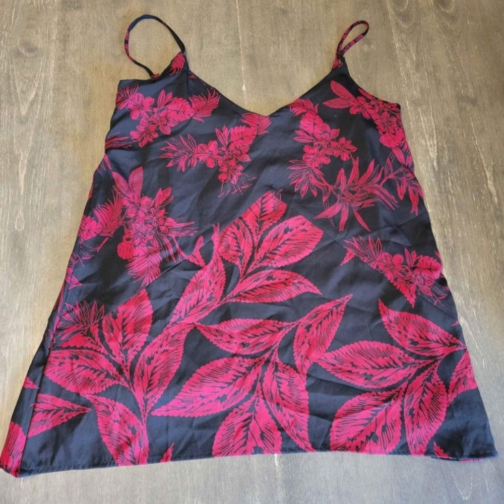 XxSmall Le Chateau top with tags